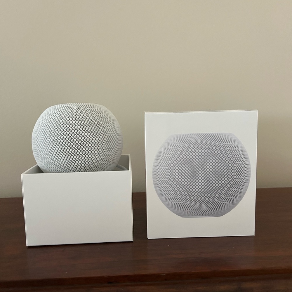 New Apple Silver HomePod Mini Bluetooth Speaker